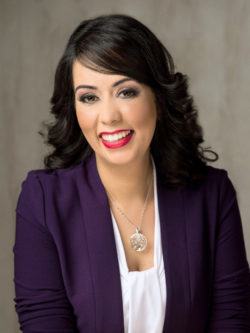 portrait of Tejal Solanki smiling